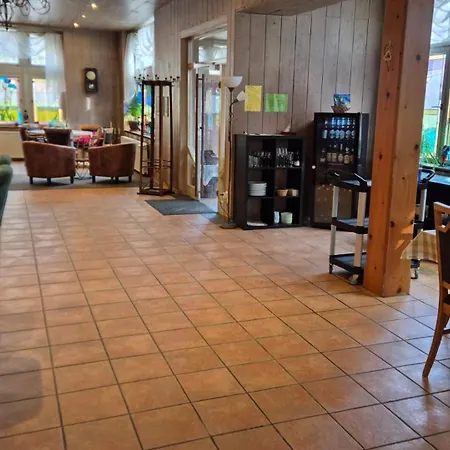 Naturhotel Forsthaus 住宿加早餐酒店 3*